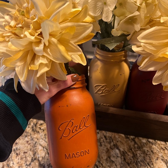 Mason Jar Centerpiece 🌻 - Picture 3 of 6